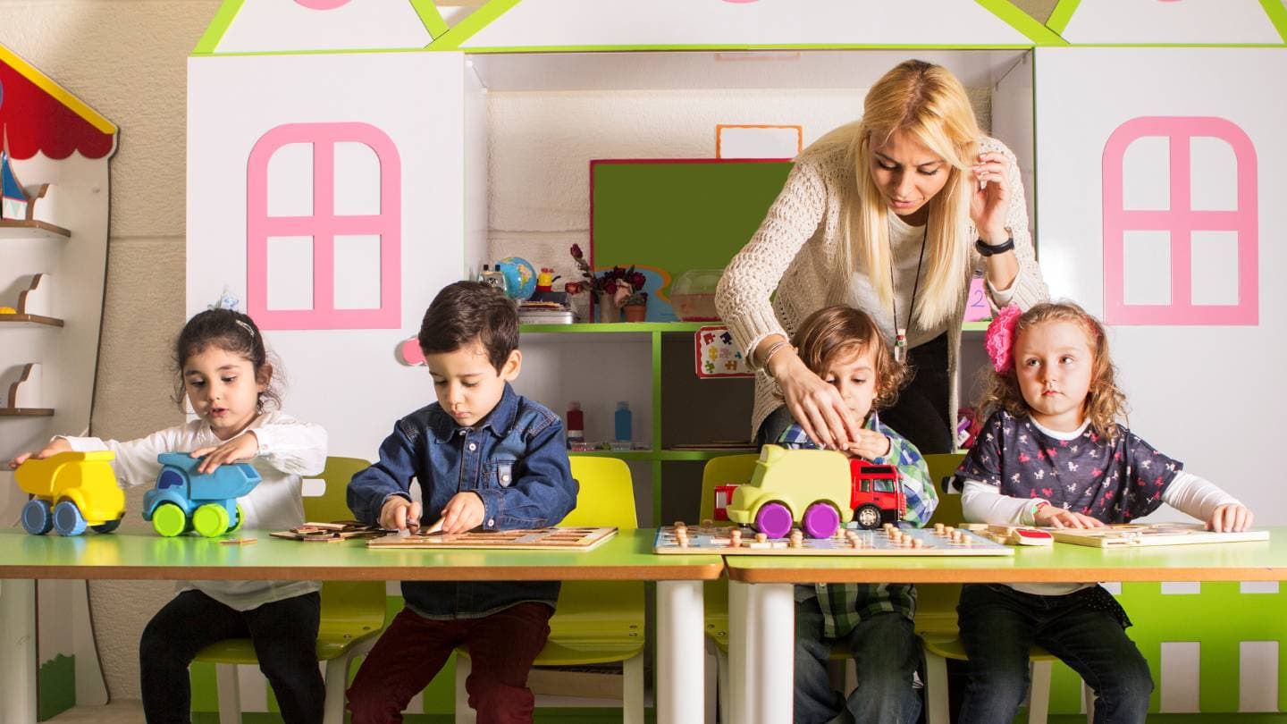 what are the benefits of introducing multilingual skills in early education 2