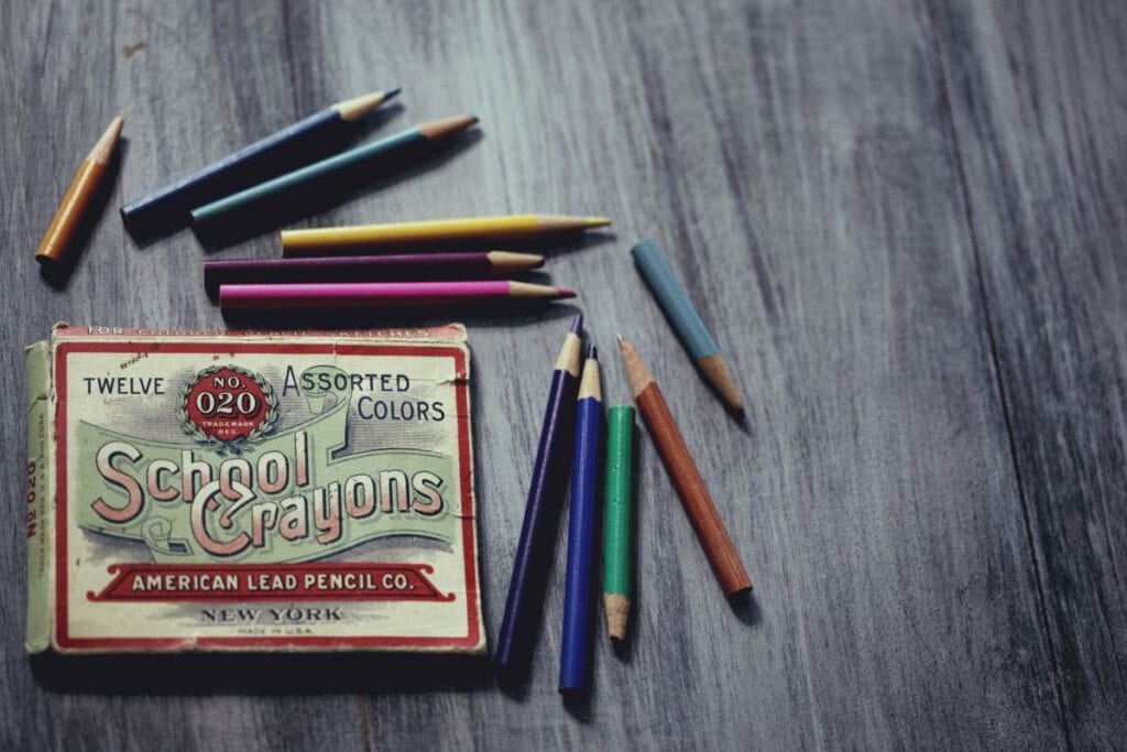 crayons-box